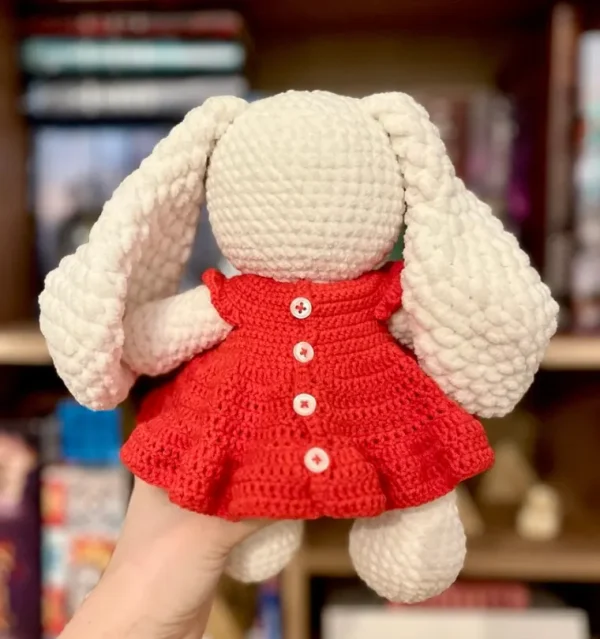 Kvačkana oblekica (Zajčica Špelca, Medved Bine)