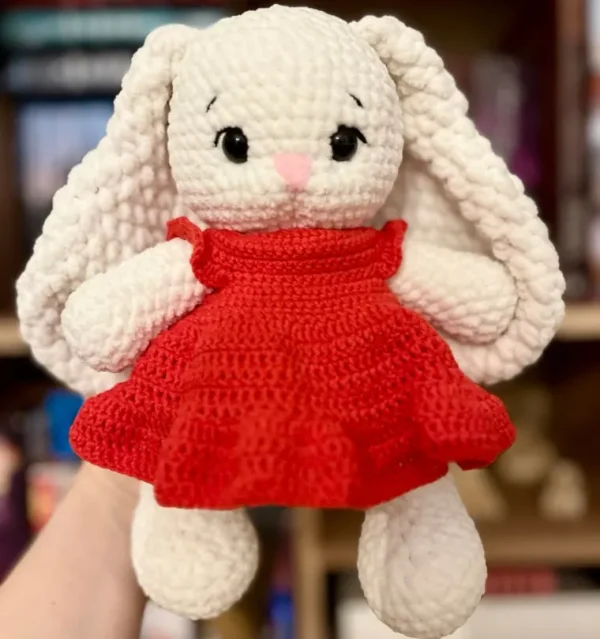 Kvačkana oblekica (Zajčica Špelca, Medved Bine)